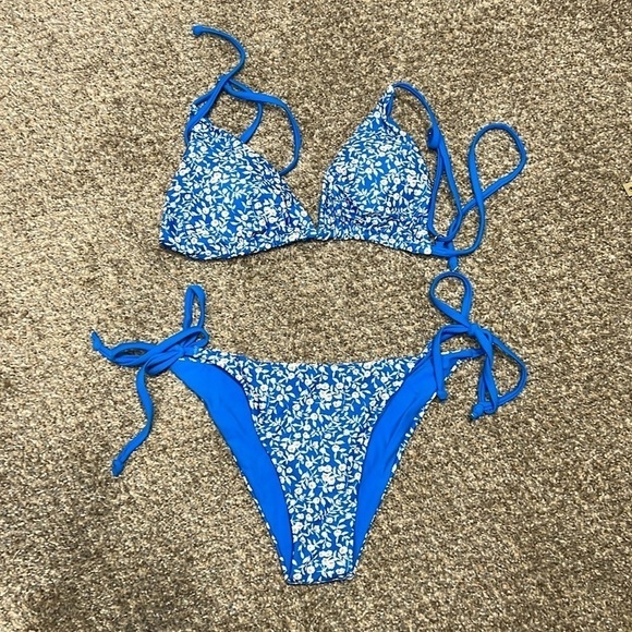 Other - Blue Floral Reversible Triangle Bikini 👙adjustable sizing tie closure